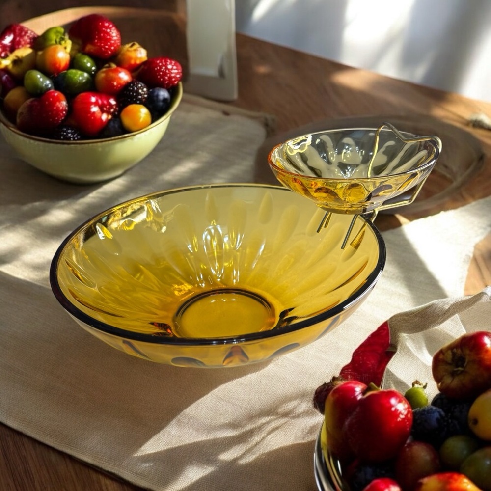 MCM Hazelware Brockway Amber Gold 2 Tier Glass Chip Dip Bowl Set- Lyric Pattern